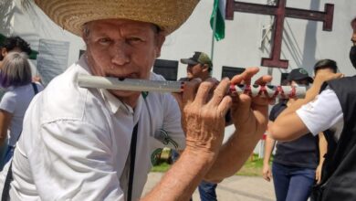 camba tocando flauta