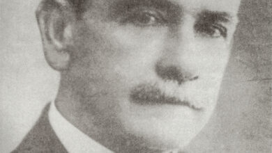 Pablo E. Roca retrato con bigote blanco.